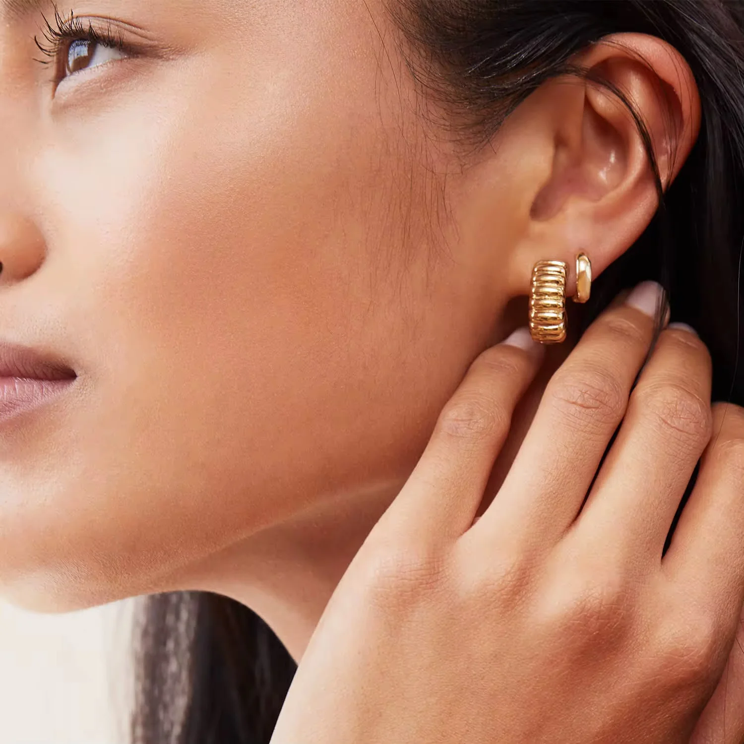 Bridget Hoop Earrings in Gold - Image 3