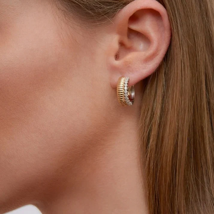 Miley Hoop Earrings in Gold - Image 3